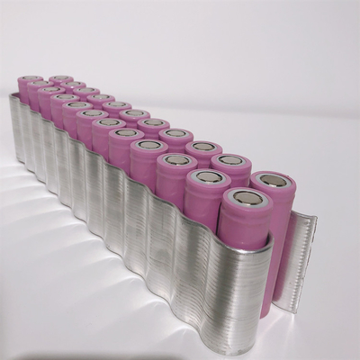 円柱電池のアルミニウム冷却版の突き出されたヘビは形づいた