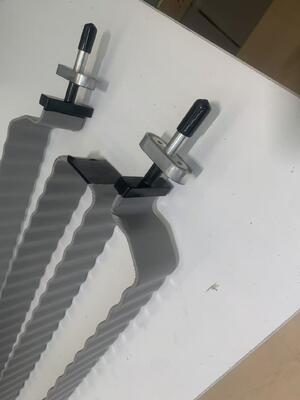 品質 21700 円筒セル用アルミニウム マイクロチャネル液体冷却スネーク 工場
