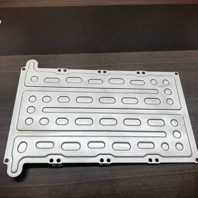 品質 データセンターサーバーCPU熱管理用アルミニウム液体冷却プレートマイクロチャネルロールボンディング 工場